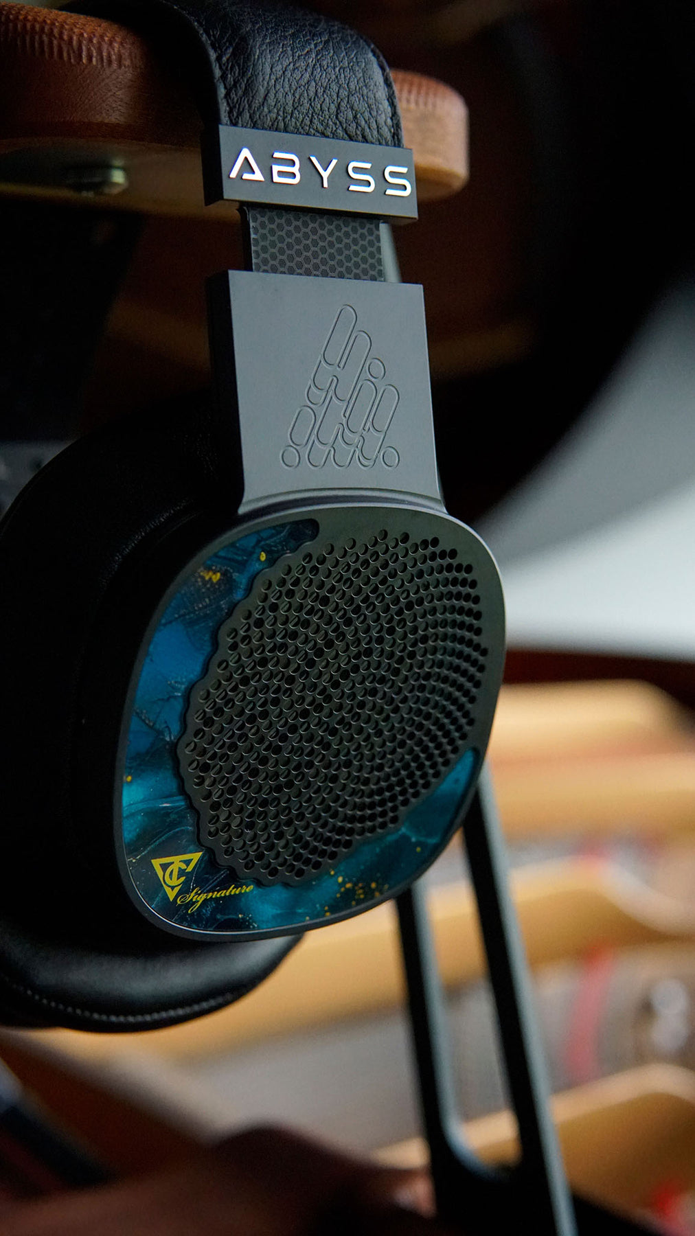 Email Abyss NEW! ABYSS Diana TC Signature Audiophile Headphone – ABYSS® Europe